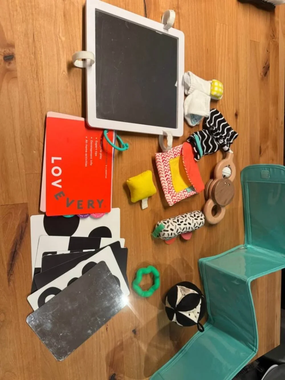 LOVEVERY Activity Gym & Play Mat - Missing Canopy + Some Toys - Picture 2 of 10